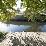 Au Vert Sur Parc Saint-Cyr