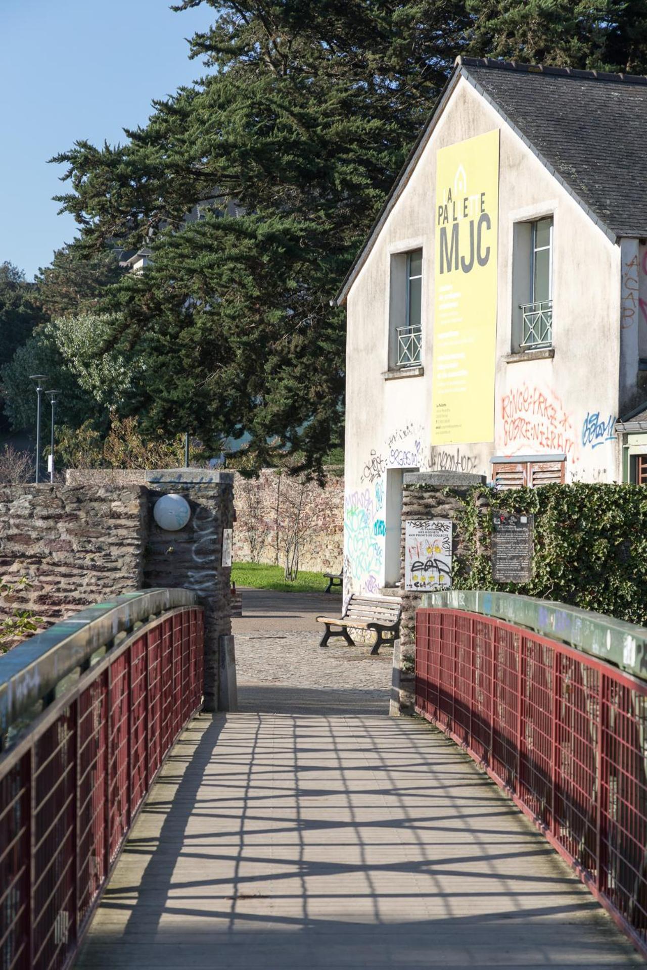 Au Sur Parc Saint-cyr
